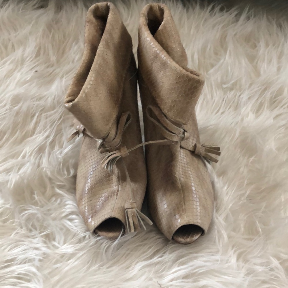 Rachel Roy peak toe booties